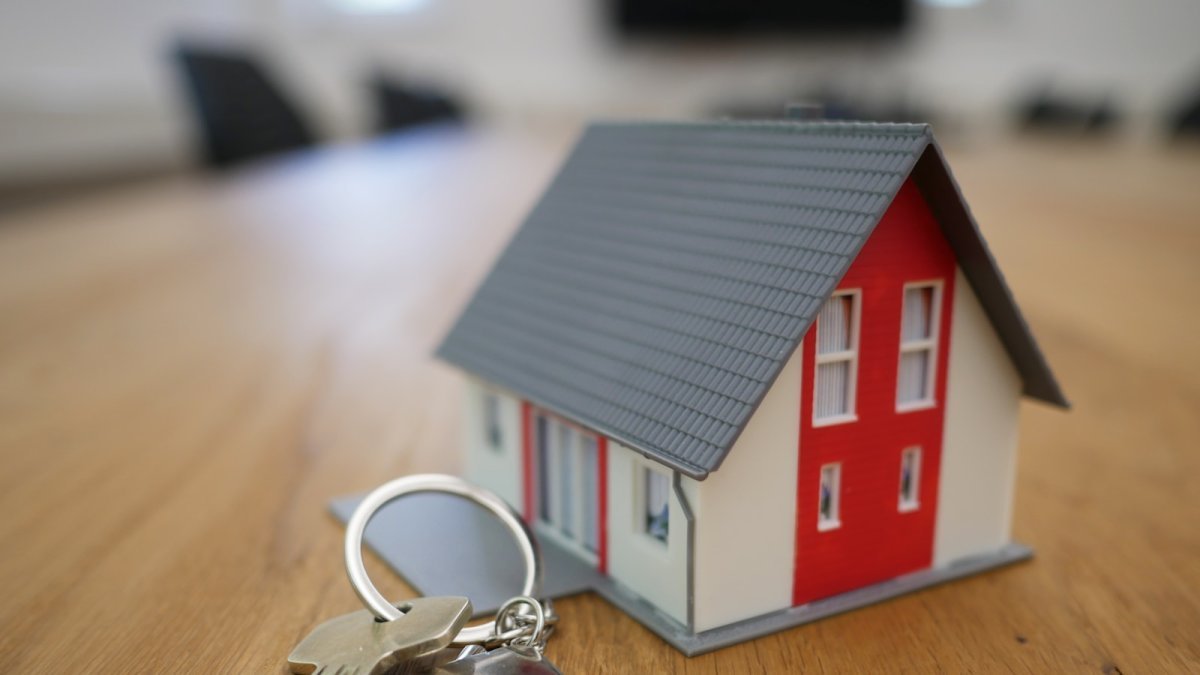 The Complete Guide to Buying Property in Dubai (2026)